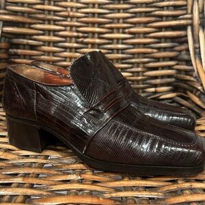 Fratelli Exclusive Made in Italy  Textured Loafers in Rich Brown size 7